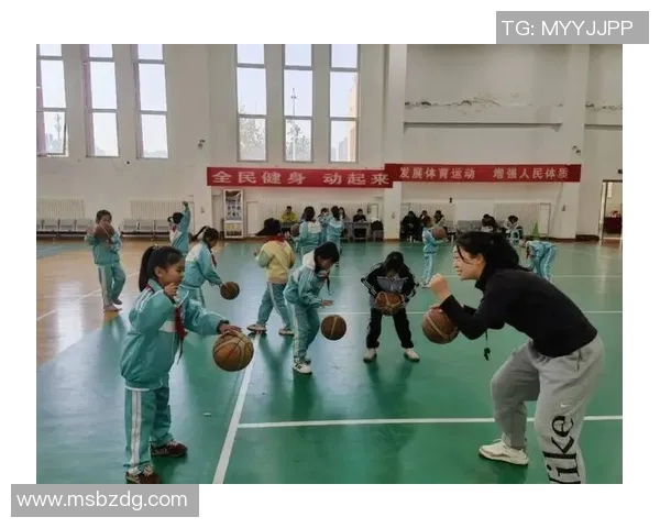 篮球游戏在体育课中的趣味与团队合作体验探讨